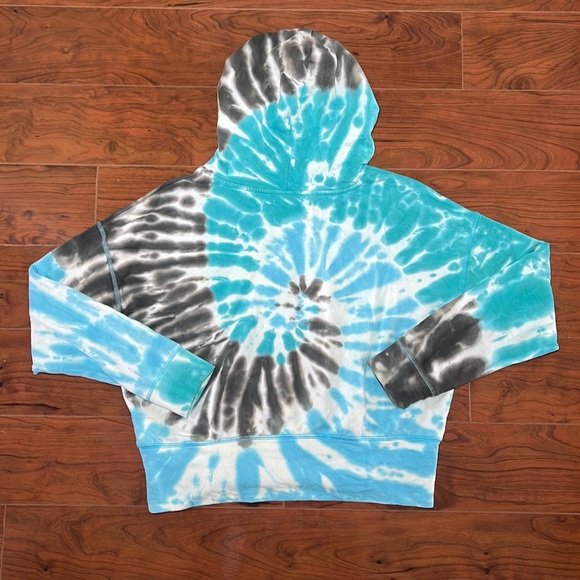 NWOT Aerie Offline Blue and Gray Tie-dye Slightly Cropped Hoodie Sweatshirt - Picture 8 of 8